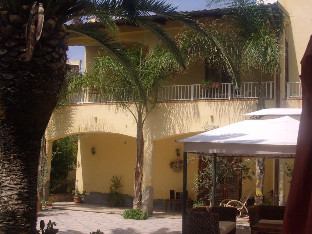 ליקאטה B&B Valoroso Village מראה חיצוני תמונה