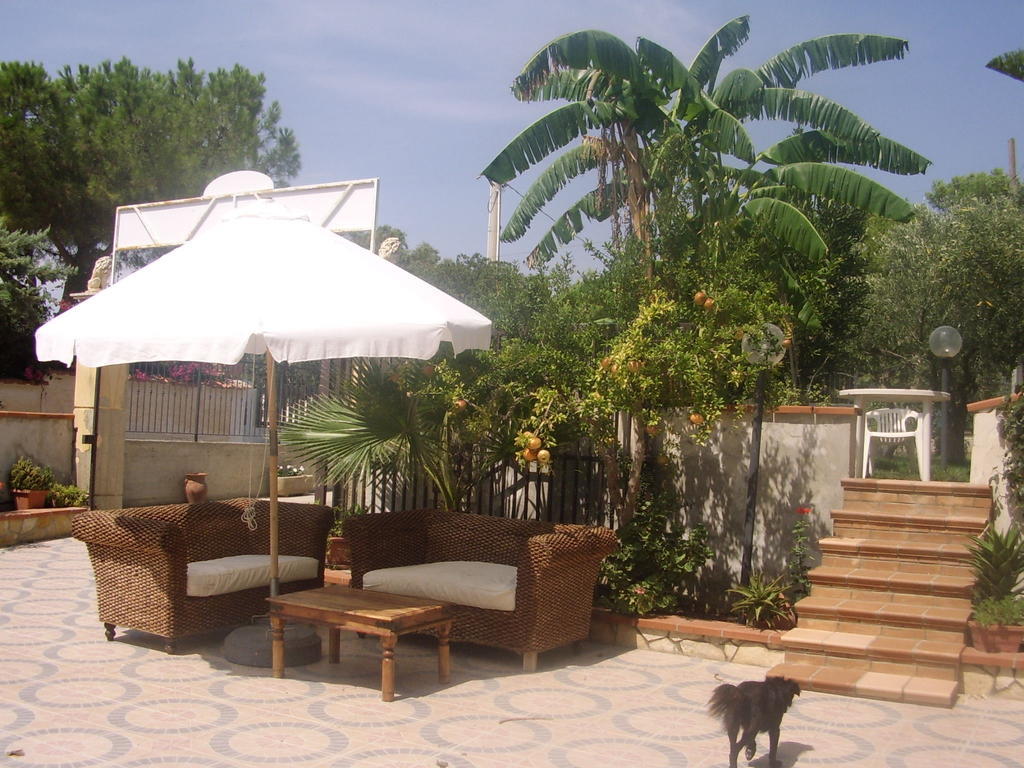 ליקאטה B&B Valoroso Village מראה חיצוני תמונה